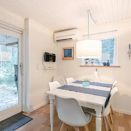 Three-bedroom Holiday In *